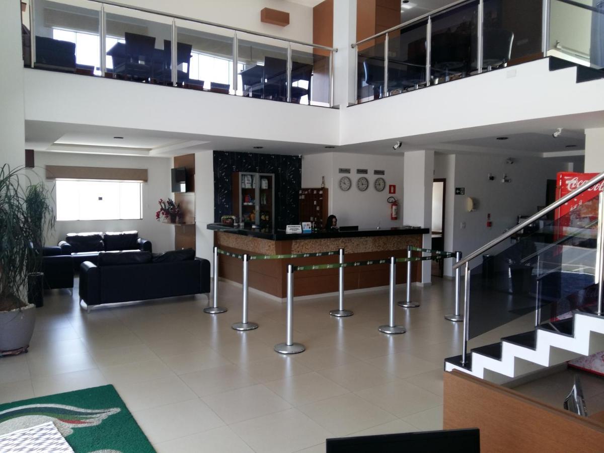 פטרוסיניו Guines Palace Hotel מראה חיצוני תמונה