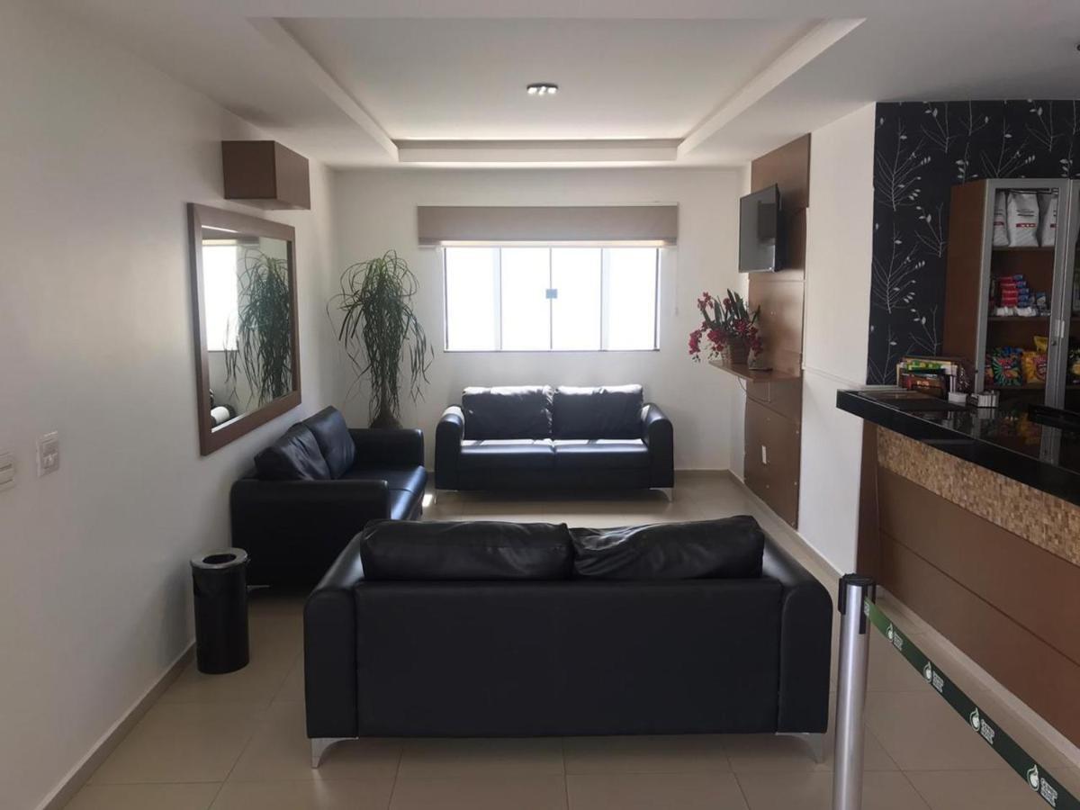 פטרוסיניו Guines Palace Hotel מראה חיצוני תמונה
