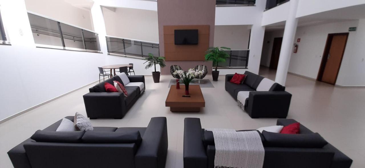 פטרוסיניו Guines Palace Hotel מראה חיצוני תמונה