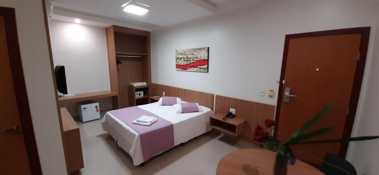 פטרוסיניו Guines Palace Hotel מראה חיצוני תמונה