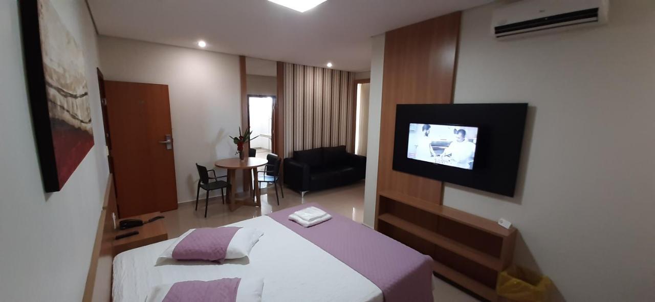 פטרוסיניו Guines Palace Hotel מראה חיצוני תמונה