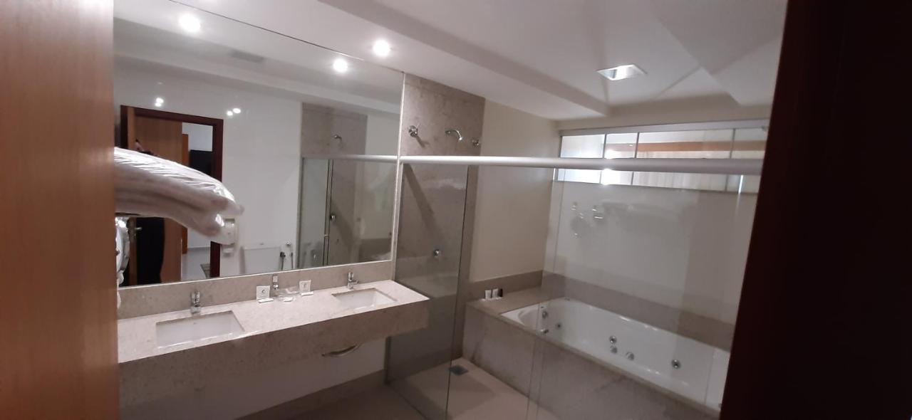 פטרוסיניו Guines Palace Hotel מראה חיצוני תמונה