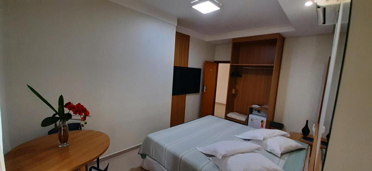פטרוסיניו Guines Palace Hotel מראה חיצוני תמונה