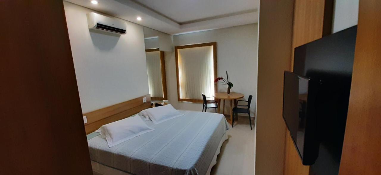 פטרוסיניו Guines Palace Hotel מראה חיצוני תמונה